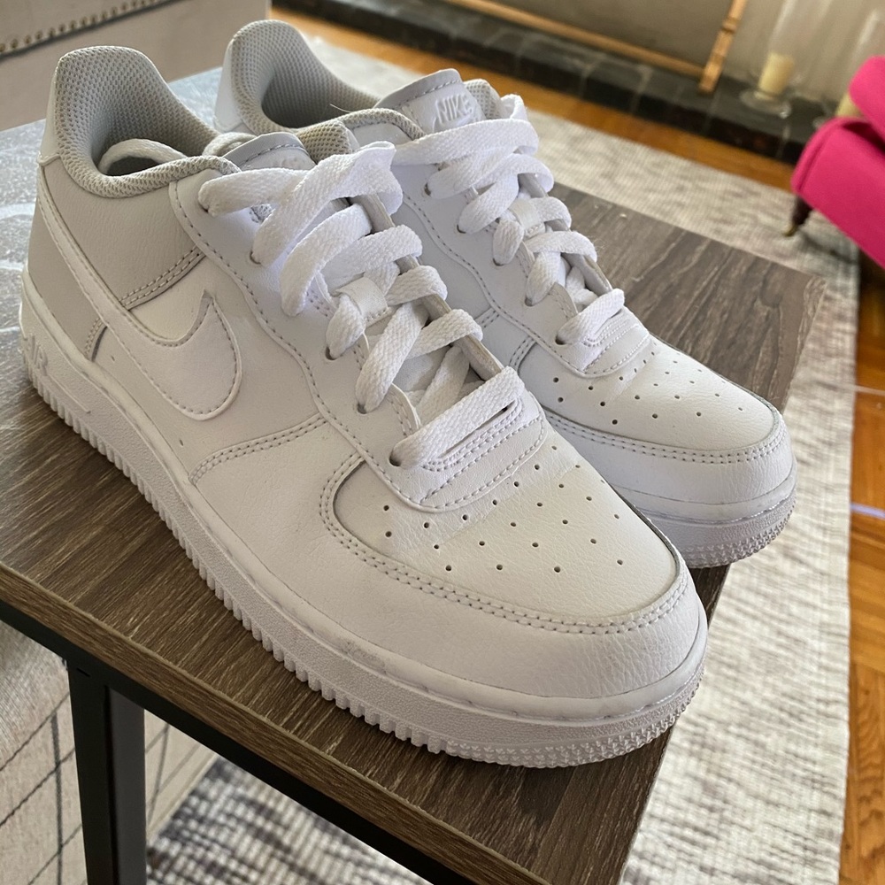 Nike Air Force Women’s White